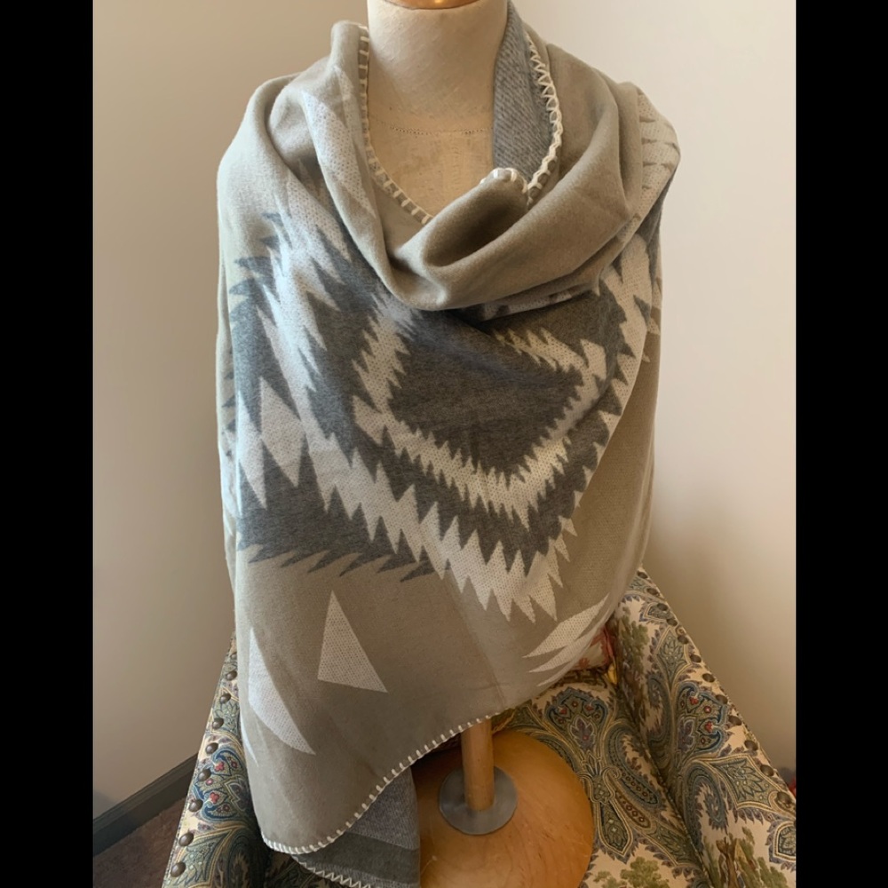 FRAAS Oversized Wool Blend Wrap/Shawl in Southwest Print EUC OS